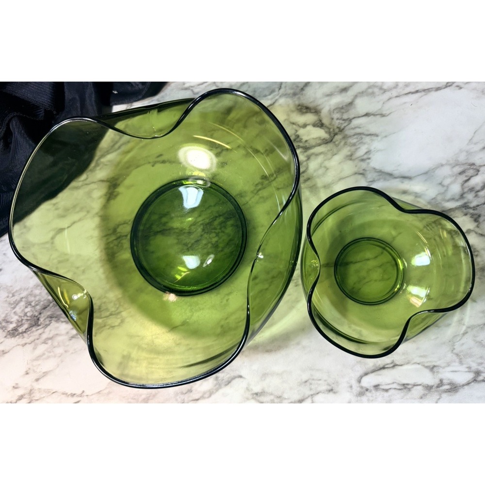 VTG Anchor Hocking‎ Avocado Green Glass Chip and Dip Scalloped Bowl Set (2812)